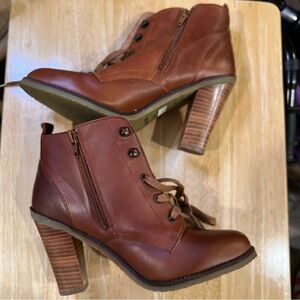 Topshop Lace brown boots size 39 (us 8.5) made in spain